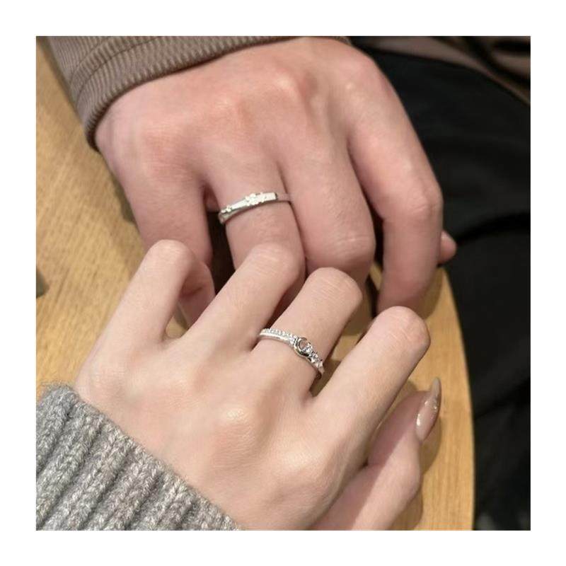 Luminous Star & Moon Ring – Glow-in-the-Dark Celestial Jewelry

Short & Clean