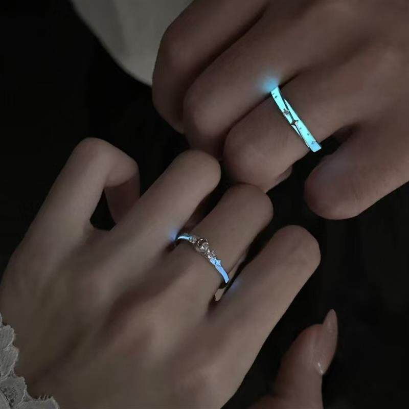 Luminous Star & Moon Ring – Glow-in-the-Dark Celestial Jewelry

Short & Clean