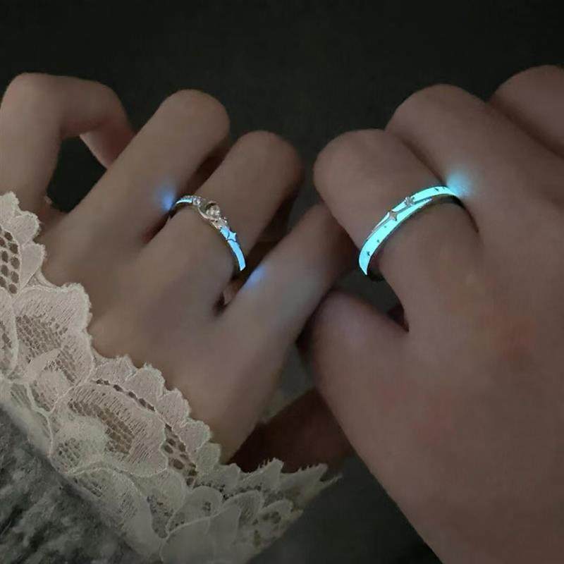 Luminous Star & Moon Ring – Glow-in-the-Dark Celestial Jewelry

Short & Clean